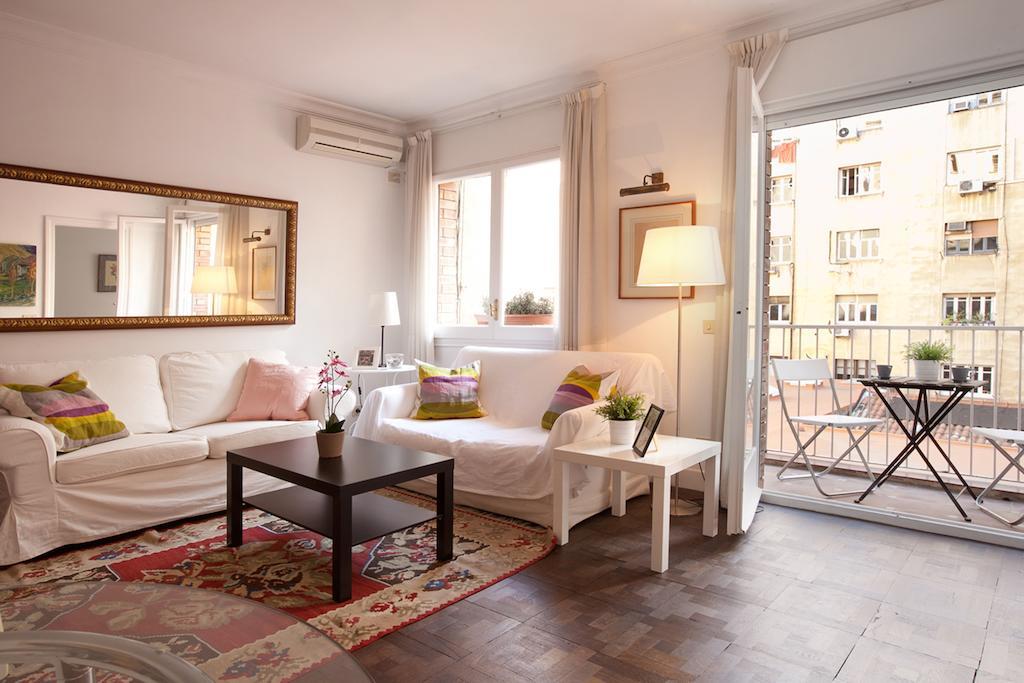 Letsgo Camp Nou Apartment Barcellona Esterno foto