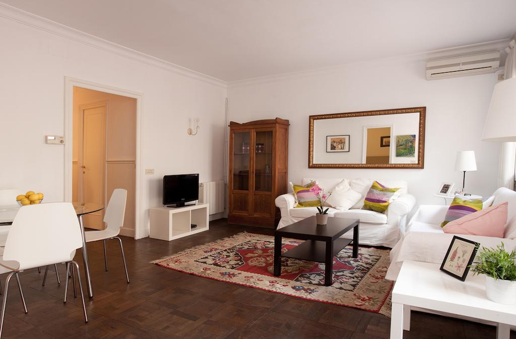 Letsgo Camp Nou Apartment Barcellona Esterno foto