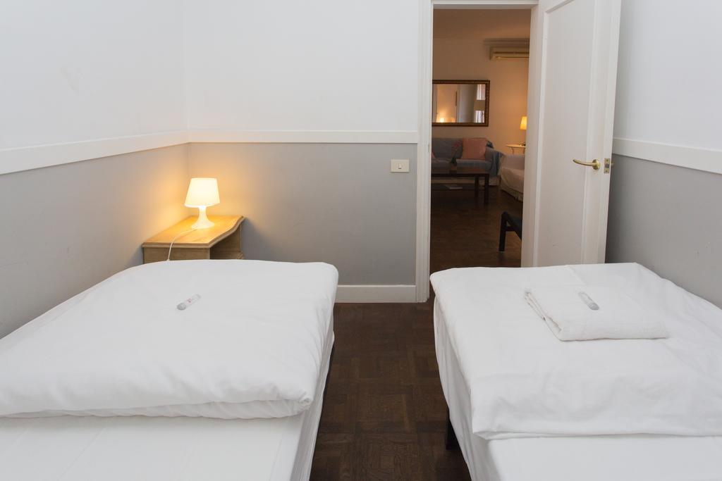 Letsgo Camp Nou Apartment Barcellona Esterno foto